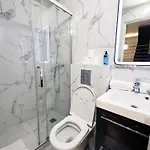 Apartman Urbanflat 09 - Stylish Duplex On Champs-elysees