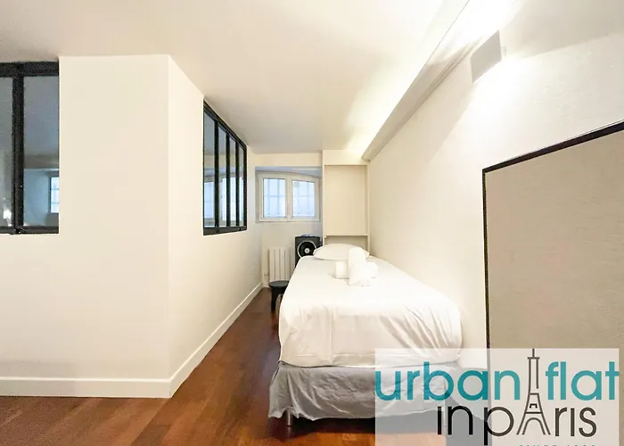 Urbanflat 09 - Stylish Duplex On Champs-elysees Appartement Paris
